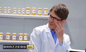 Brazzers - sexy youngster Kenzie Reeves fucks Her Pharmacy Markus Dupree For Her medicine