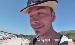 Strandschlampe am Strand  von Es Trenc ass sex gefickt